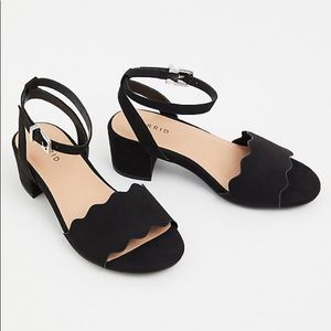 Black Faux Suede Scalloped Low Block Heel (9WW)